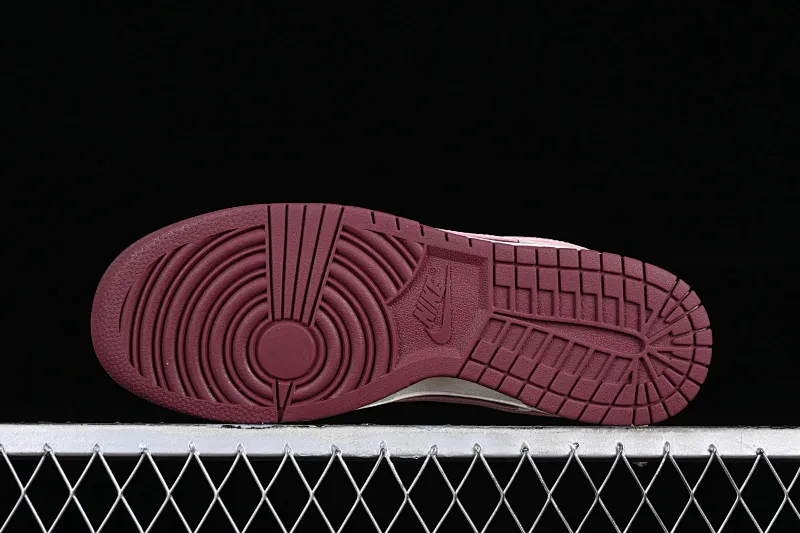 All Categories Nk SB Dunk Series Nk SB Dunk Low Low-top sneakers Nk Dunk Low Burgundy Valentine's Day SB low-top sports and leisure sneakers DR9705-100